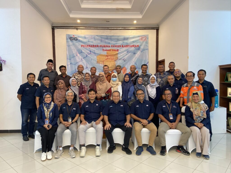 Pelepasan Karyawan Purna Tugas